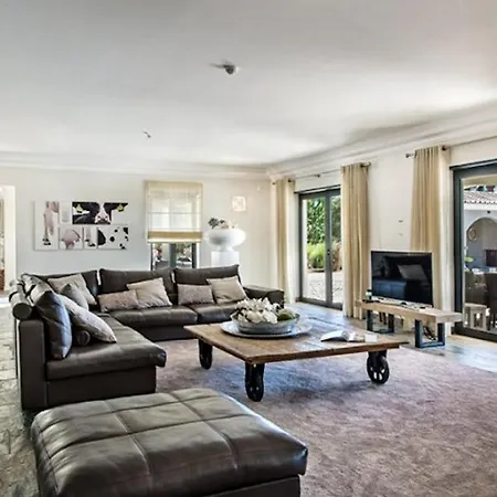 Villa Pureza Elegant And Luxurious 6 Bedroom With Cinema Games And 2 Pools *