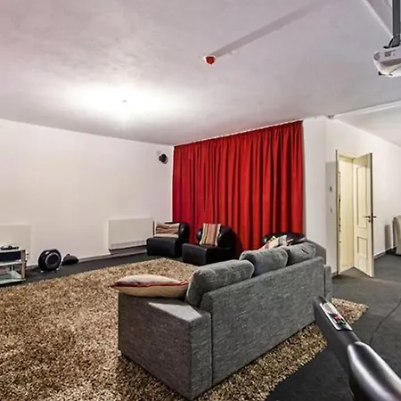 Pureza Elegant And Luxurious 6 Bedroom With Cinema Games And 2 Pools וילה