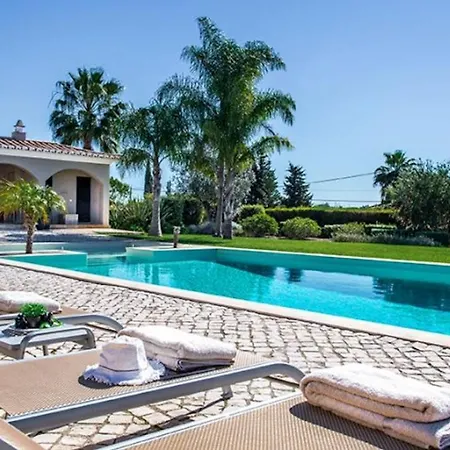 Pureza Elegant And Luxurious 6 Bedroom With Cinema Games And 2 Pools וילה